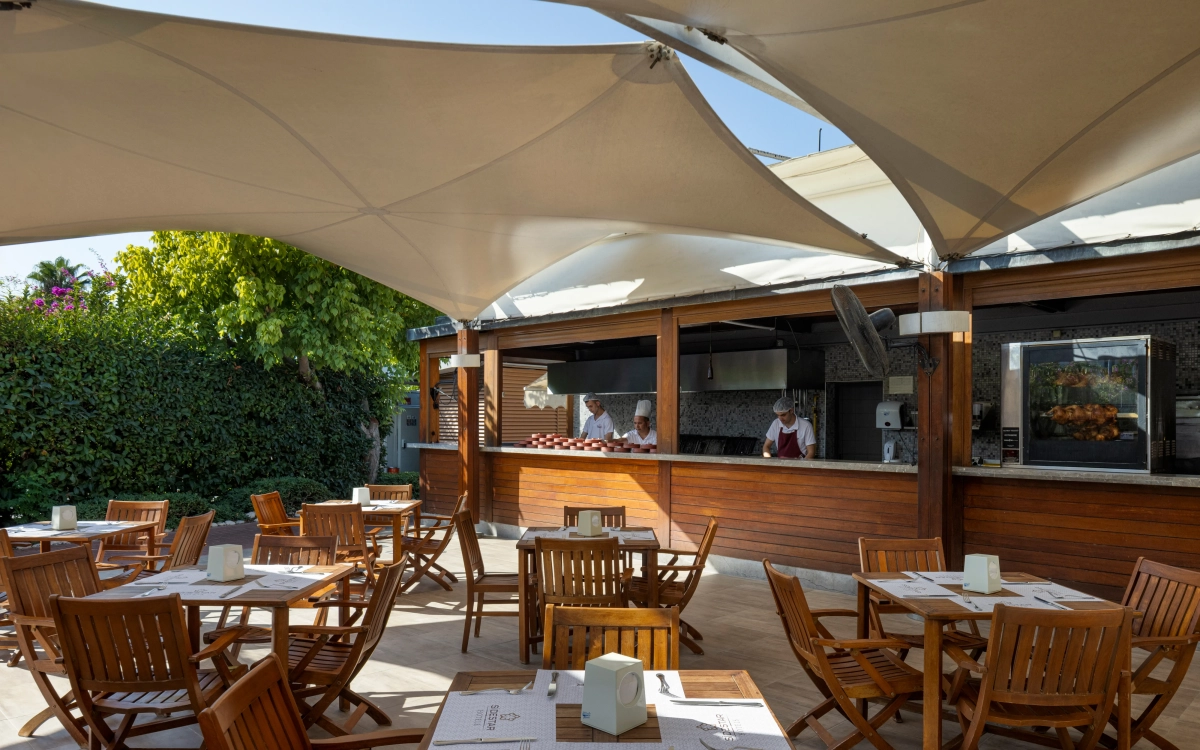 Veranda Restoran & Pool Bar